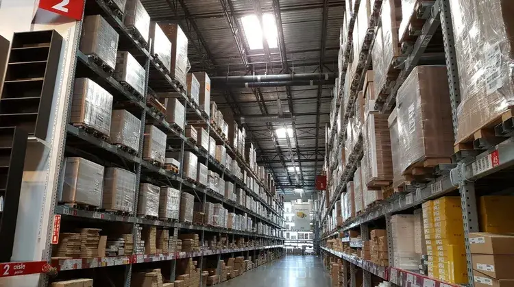 Warehouse racking aisle covered by industrial WiFi