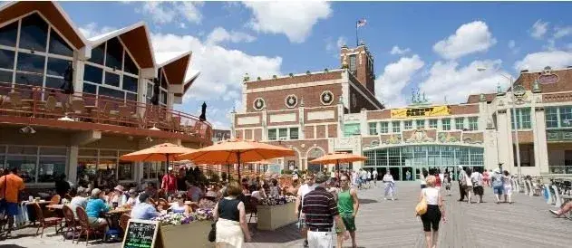 Waterfront hospitality venue with outdoor guest WiFi